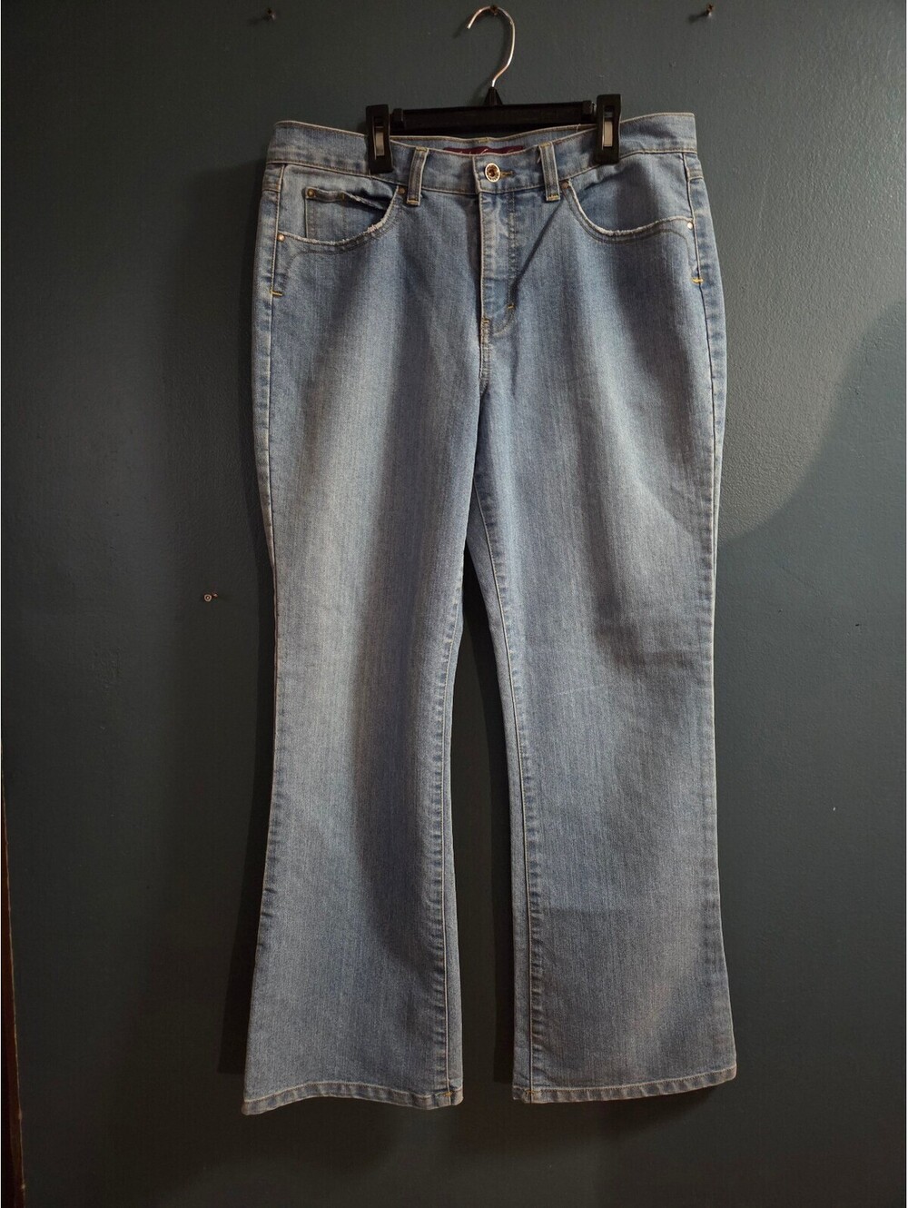 Gloria Vanderbilt Women's Size 12 Light Wash Bootcut Stretch Jeans Classic Jeans